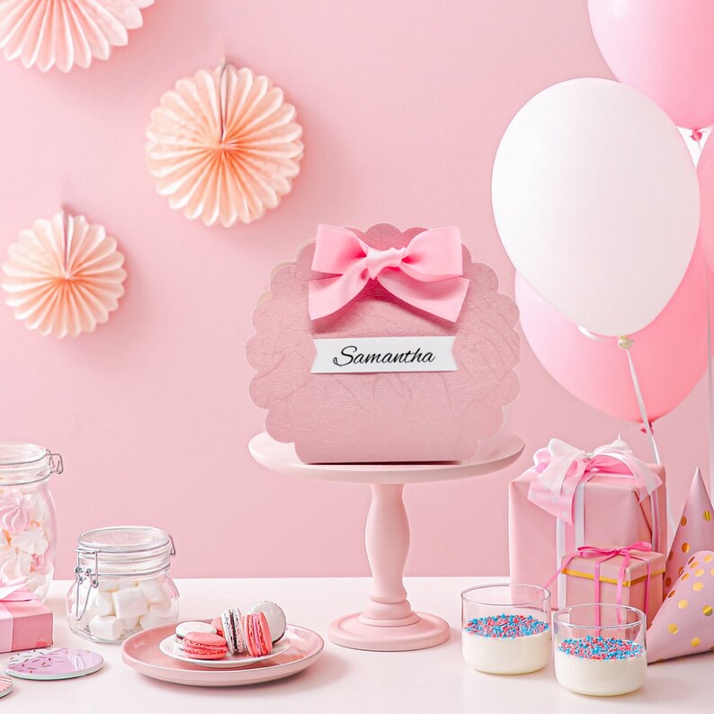 Pink scalloped gift bag with a bow for girls and women, perfect as a favor box for parties